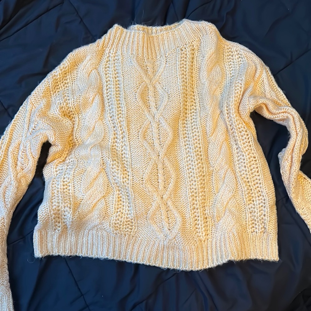 So baby yellow wool sweater size xL